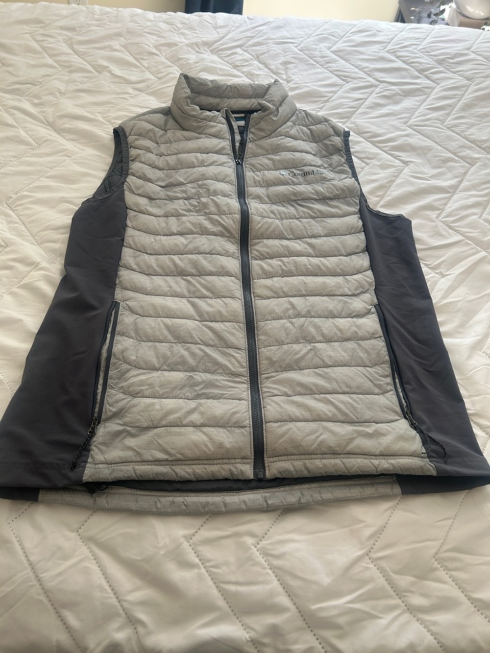 Columbia Gray Quilted Sleeveless Puffer Vest with Dark Side Panels